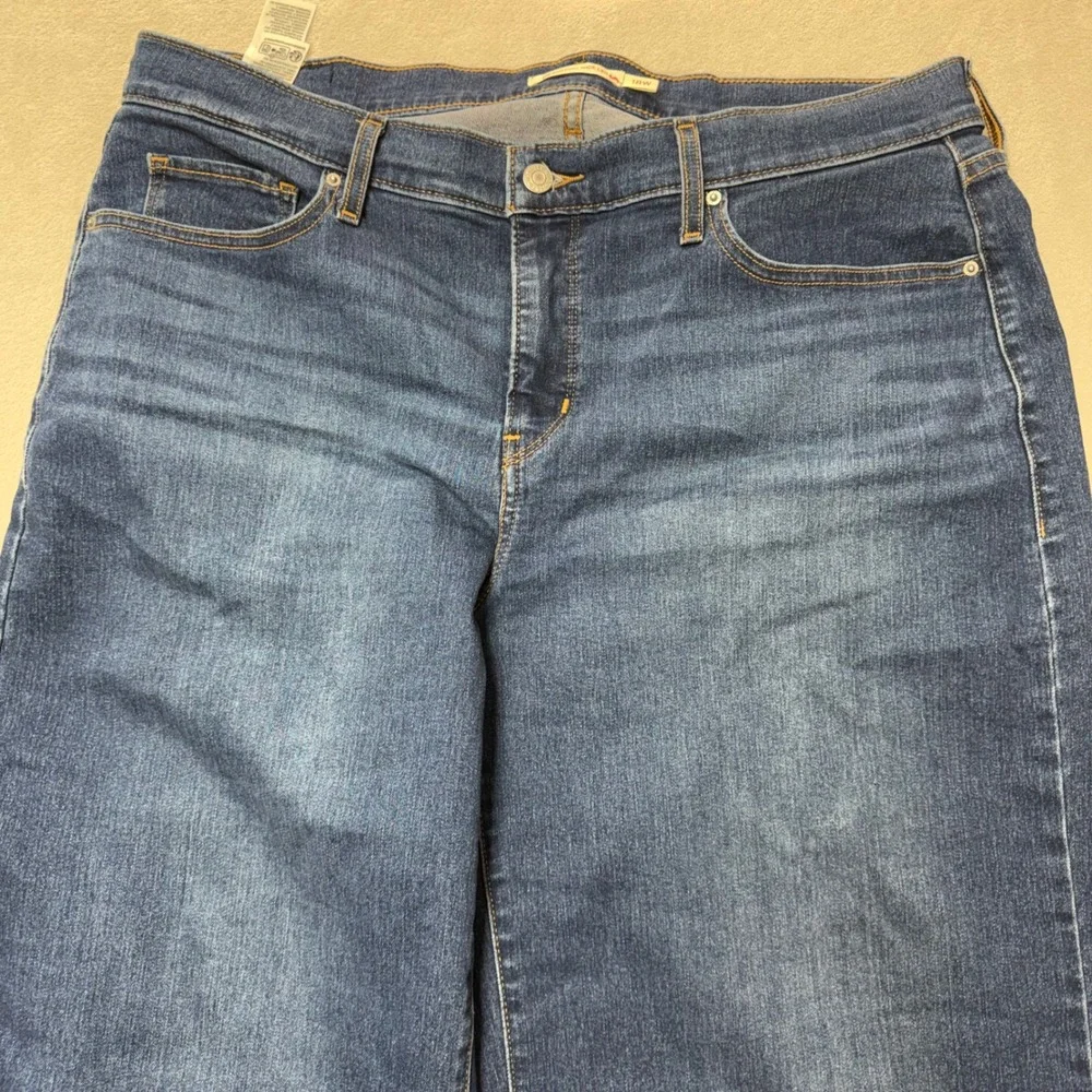 Levis 318 Shaping Wide Leg Jeans Womens 18W Medium Wash Denim Stretch 00337-0000